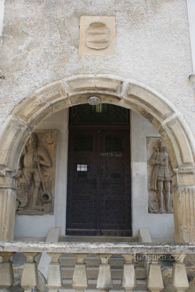 the entrance part of Socha's villa