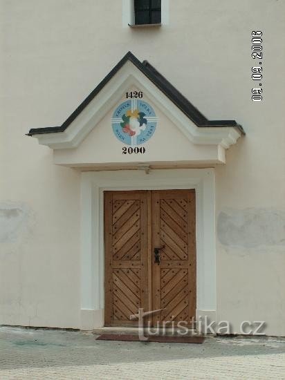 Bejárati ajtó a templomba