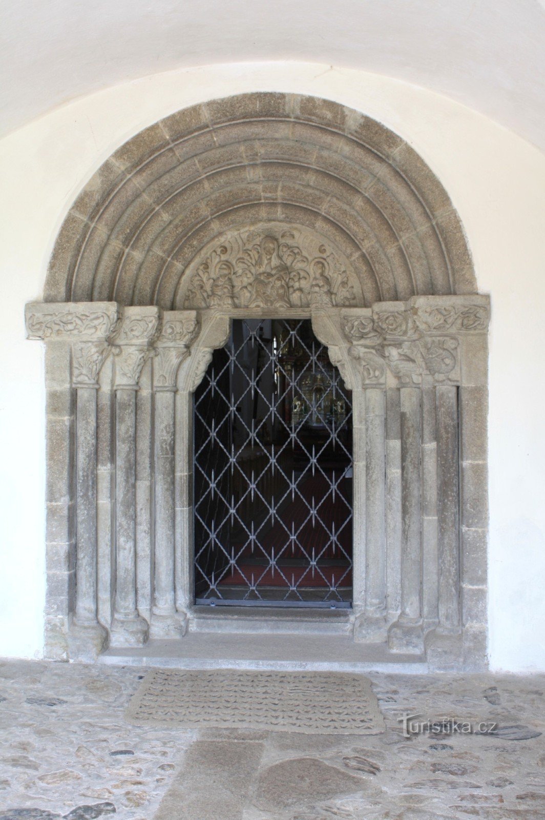 Bejárati portál