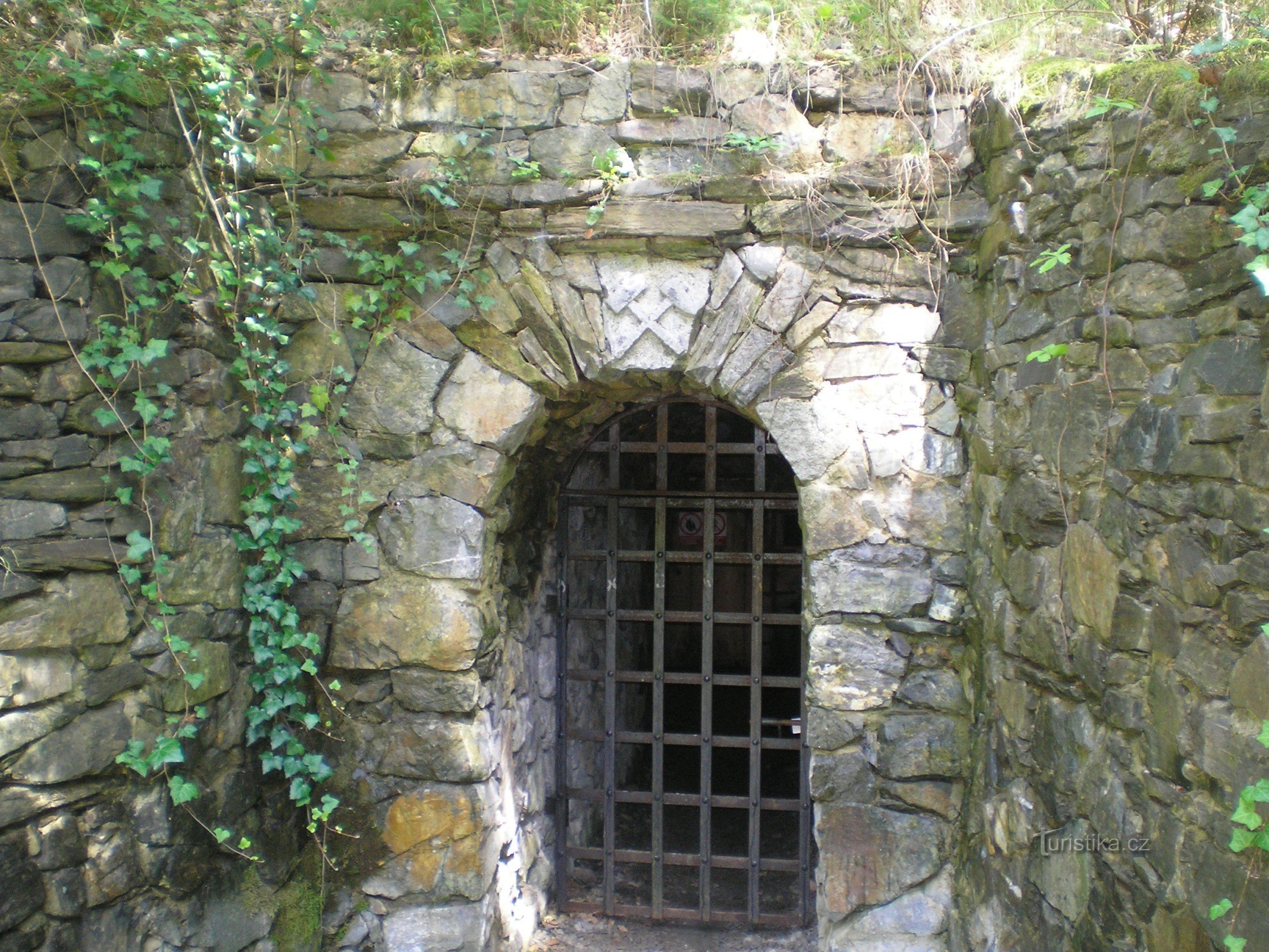 Portal de entrada do túnel