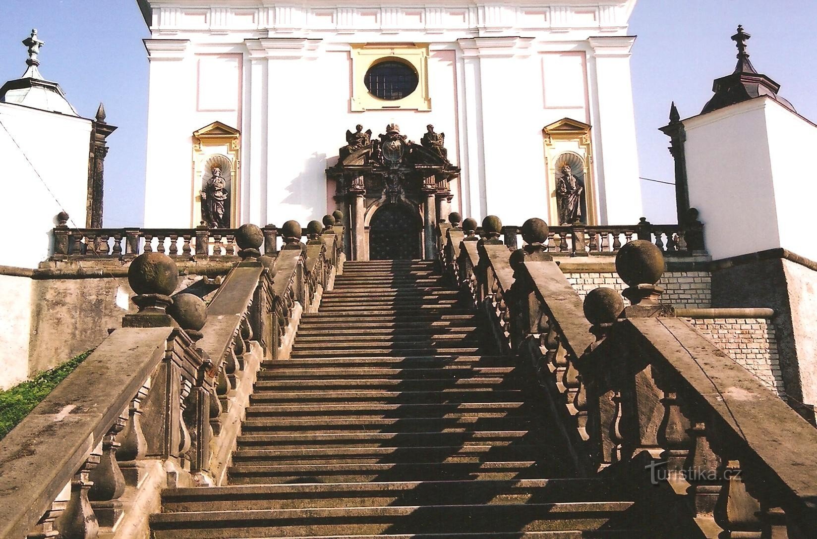 escalera de entrada