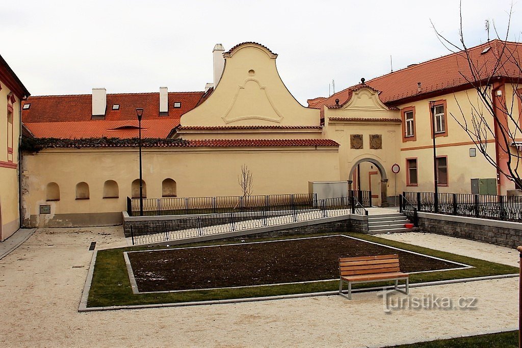 Vhodna stran gradu z južne strani