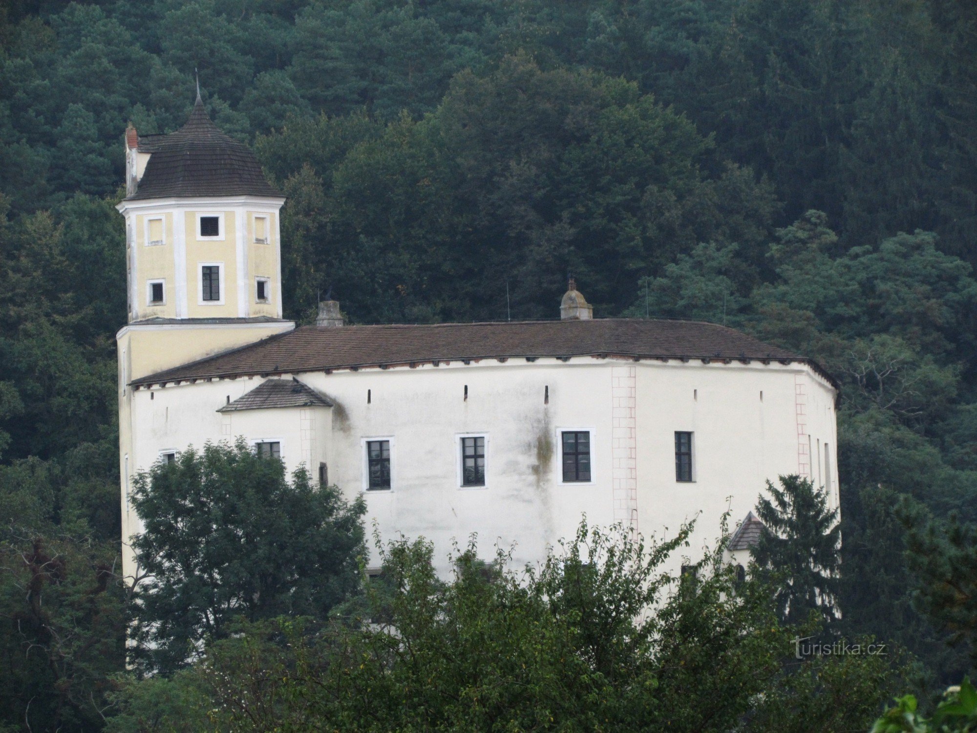 Uma caminhada até a Água Benta e uma visita ao castelo em Malenovice