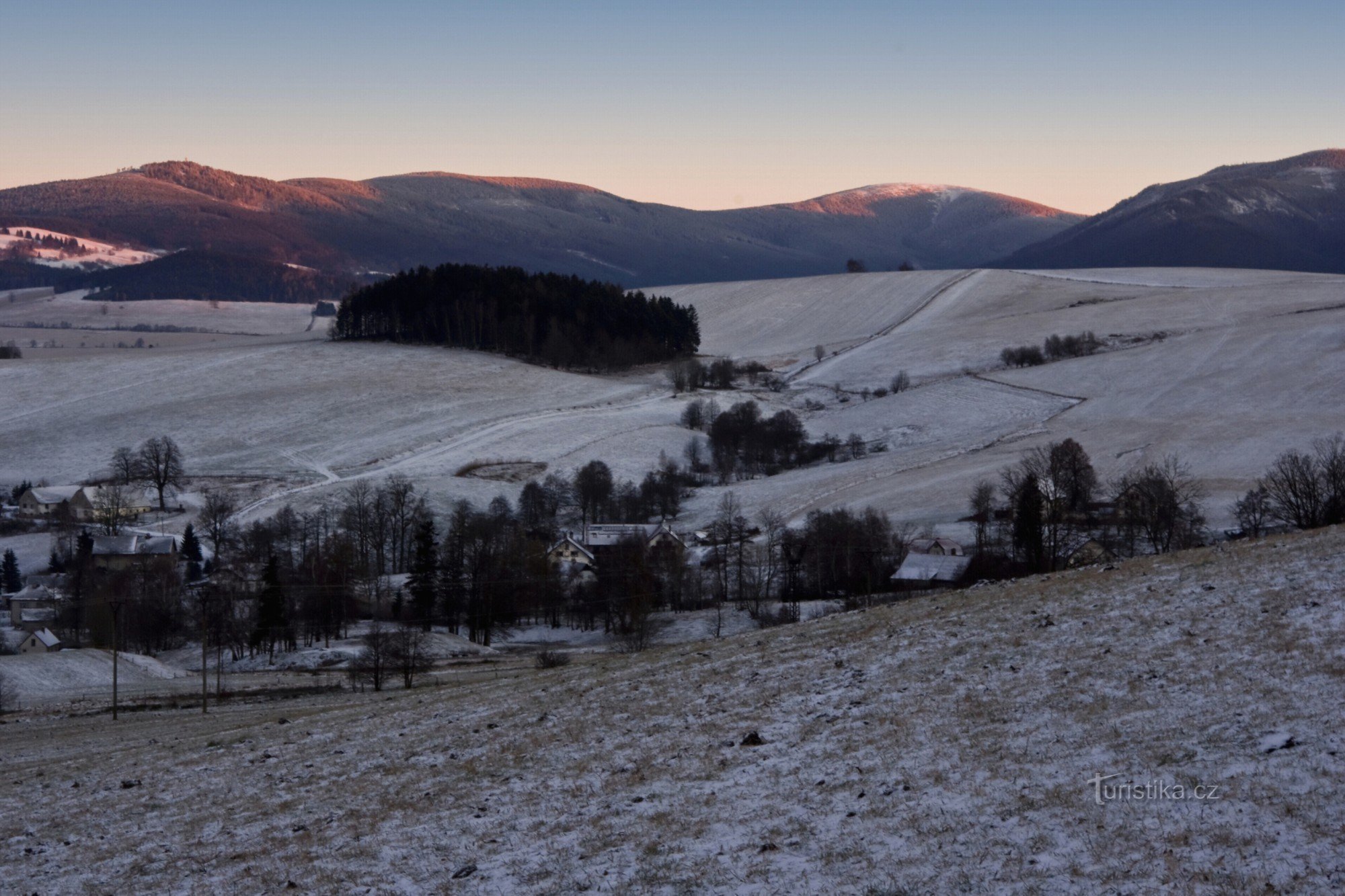 amanecer sobre K.Sněžník