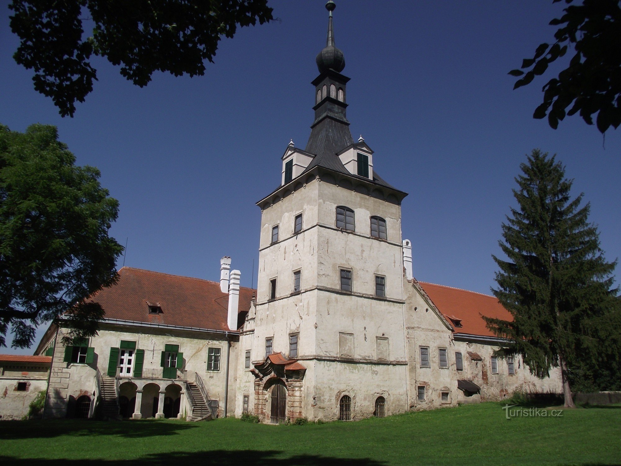 eastern facade with a Renaissance tower