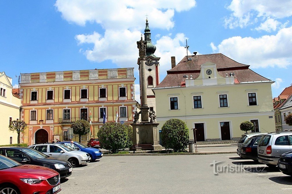 lado leste da praça