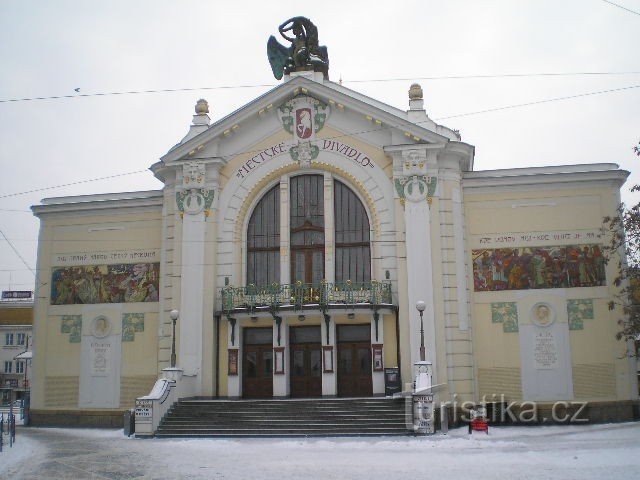 Nhà hát Đông Bohemian