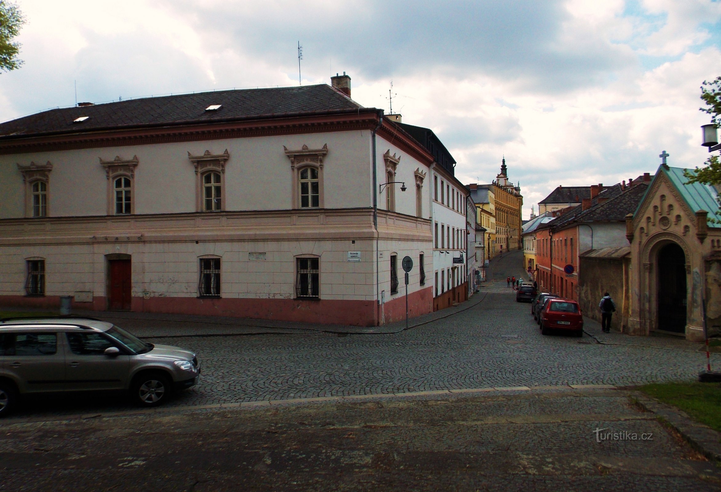 Vyclavské náměstí, hotell U Dómu, mittemot kapellet P. Maria Ochranitelky