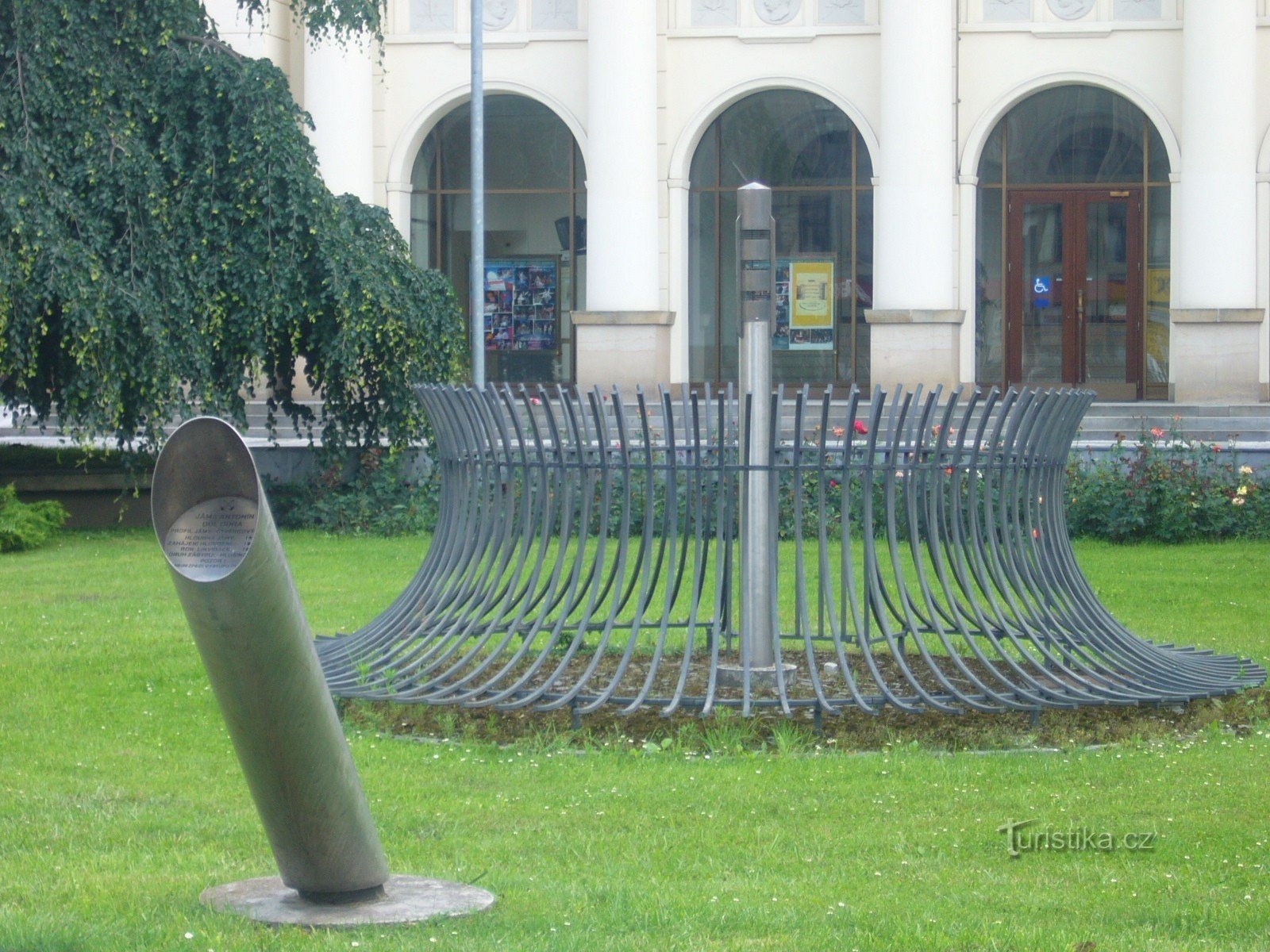 Auspuff und Informationen (Tafel)