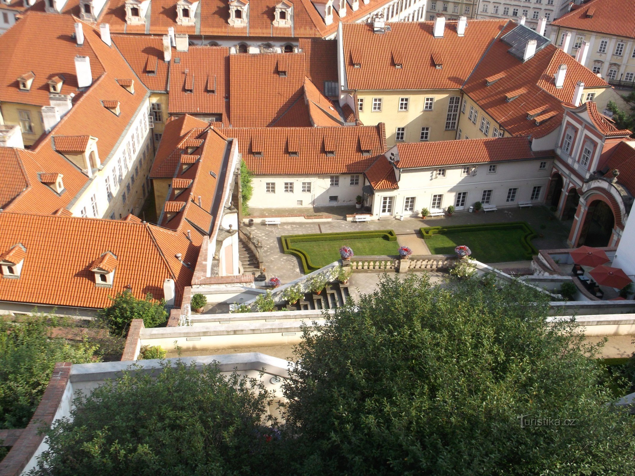 udsigt fra terrassen til Ledeburg-haven