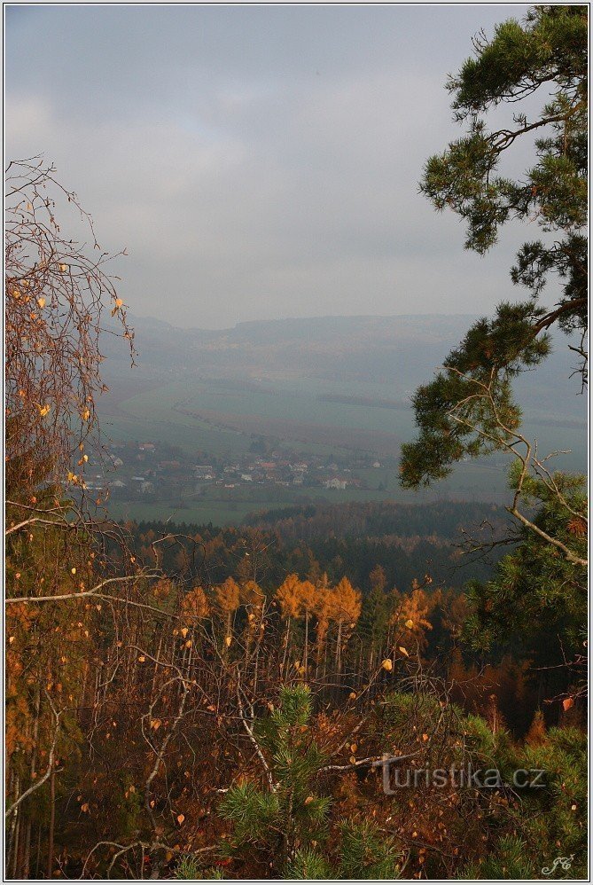 Vue sur Tábor et Bradlec. Brouillard...