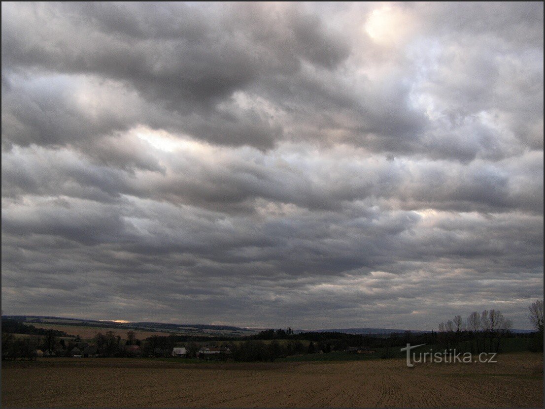 Vista de Banín da cruz