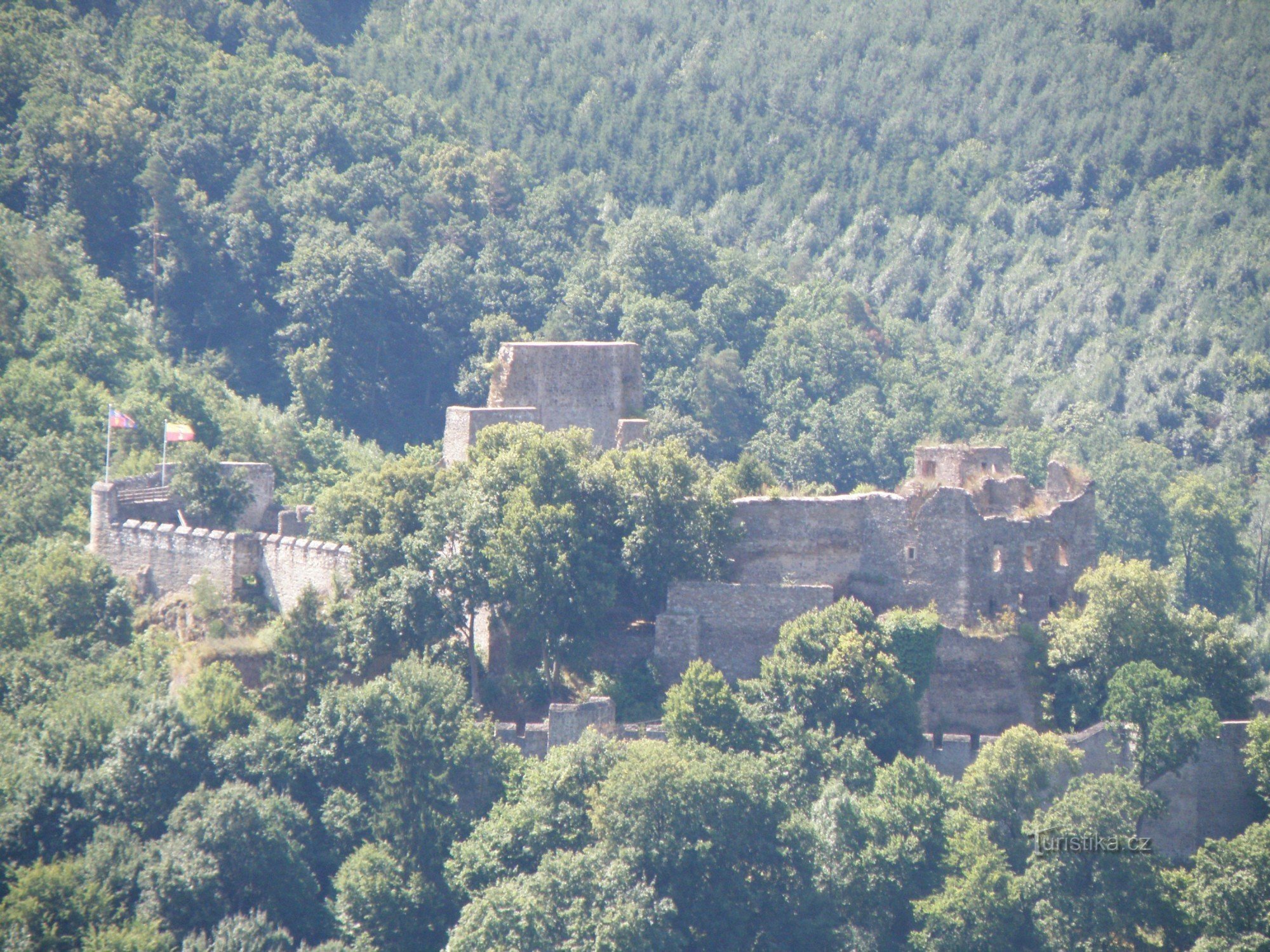 vista del castello di Cornštejn