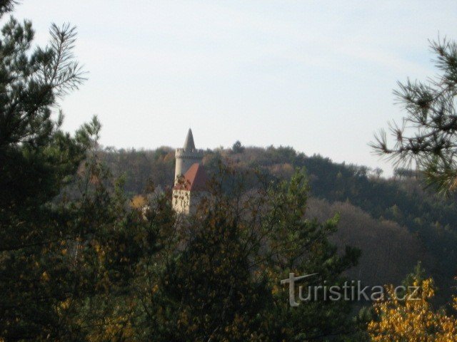 uitzicht op het kasteel van Kokořín