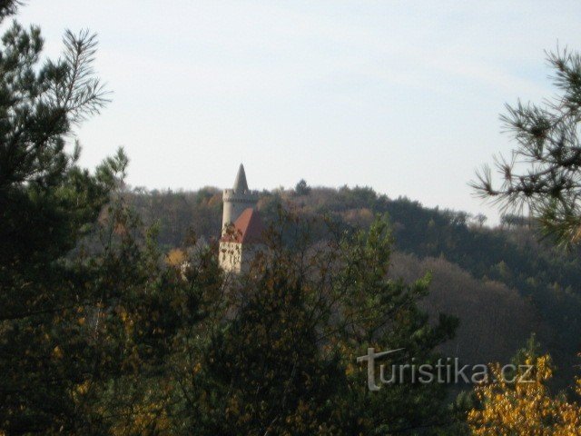 widok na zamek Kokořín