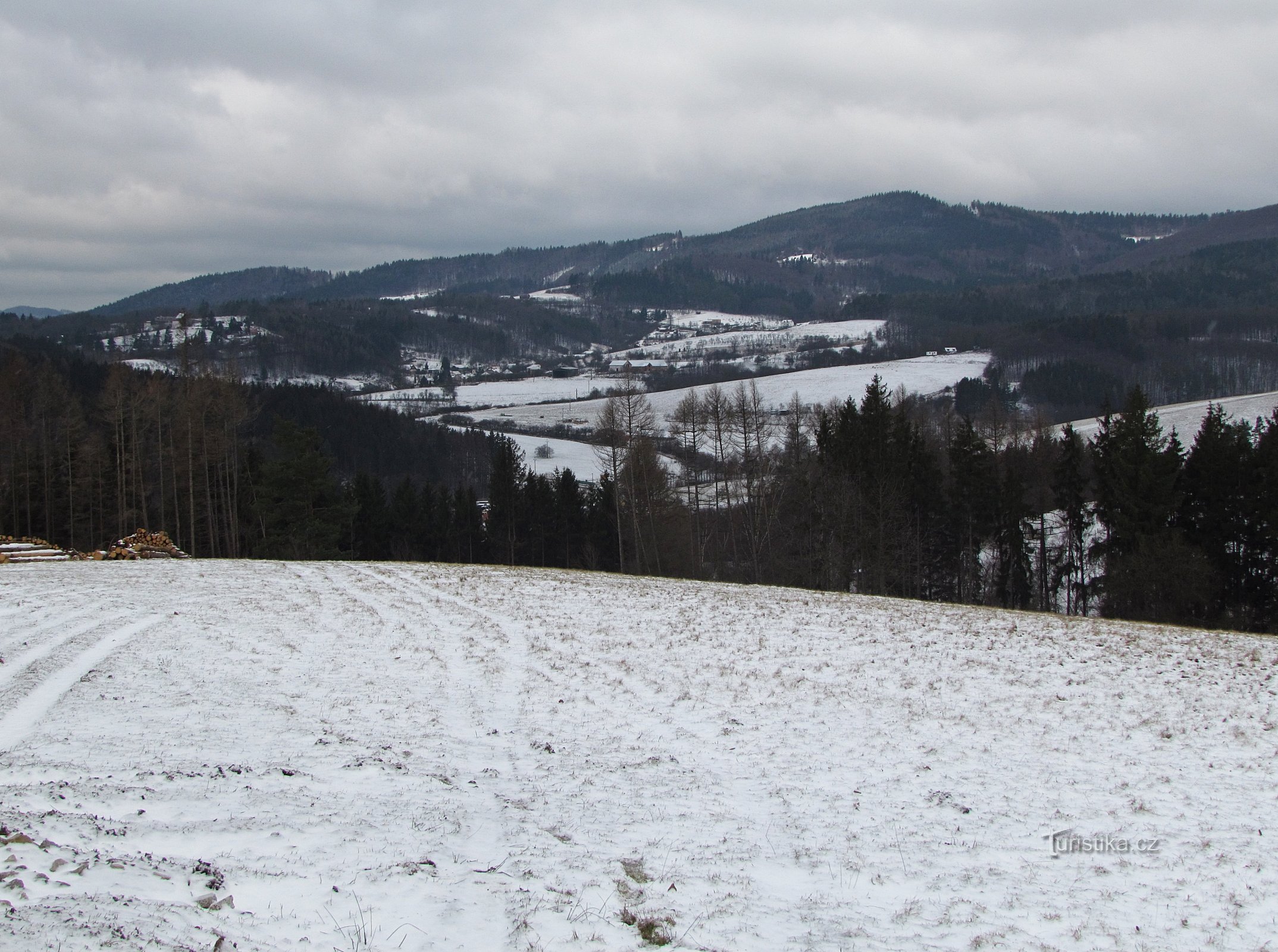 vista sulla catena del crinale di Hostýnské vrchy