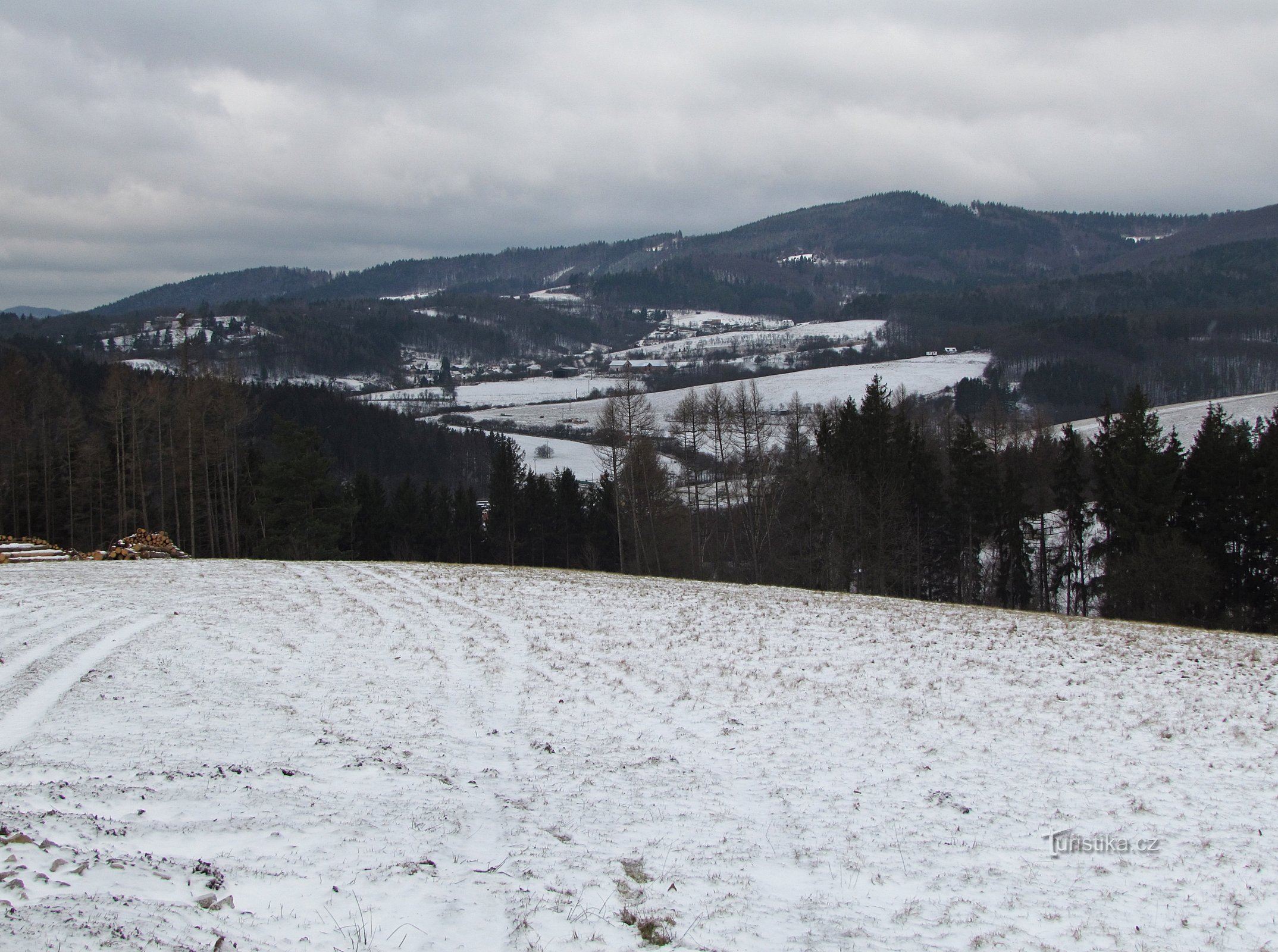 vista da cordilheira de Hostýnské vrchy