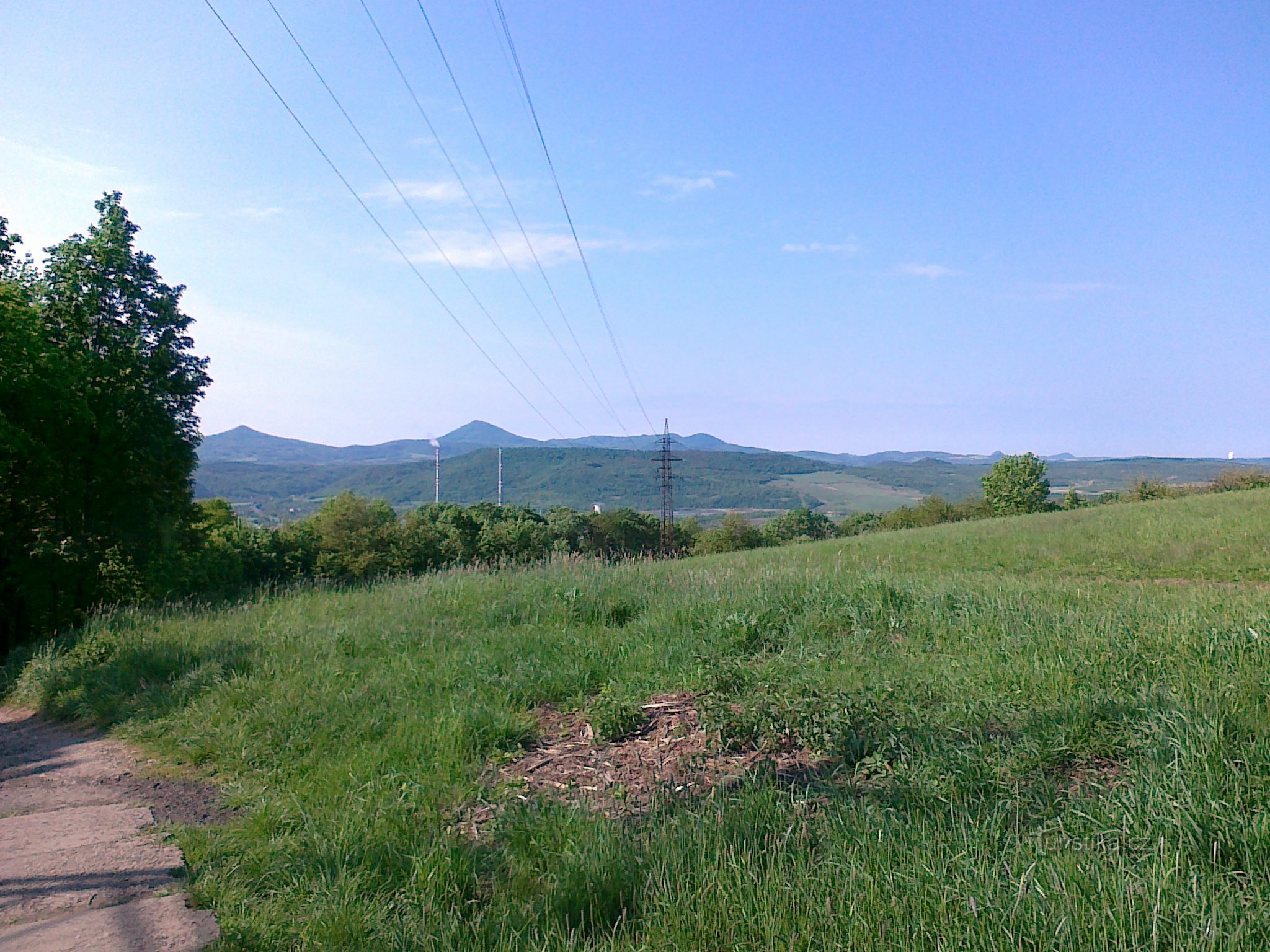 utsikt över Klecečná, Milešovka, Zvon