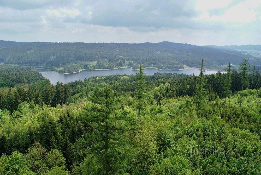 vedere la lacul de acumulare Landštejn