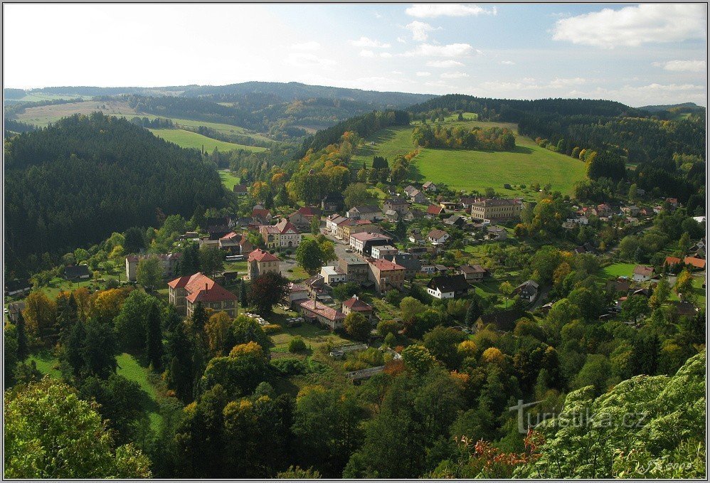 Uitzicht op de bergen Stárkov en Jestřebí