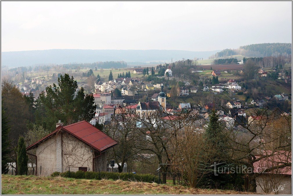 Widok Úpici z kaplicy