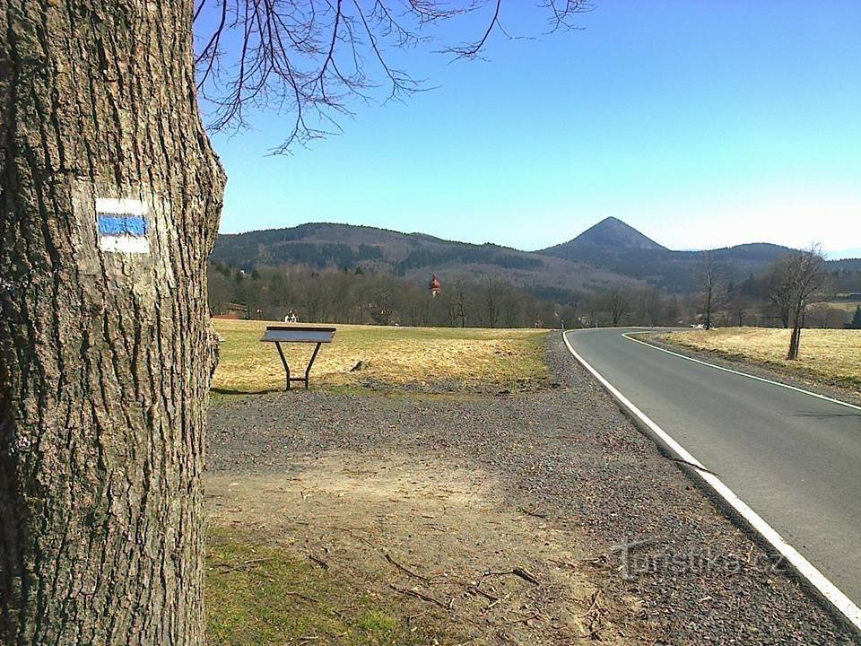 vue sur le pic Klíč depuis Polevského vrch