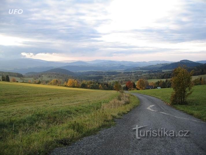 widok ze znacznika na Velké Losiná