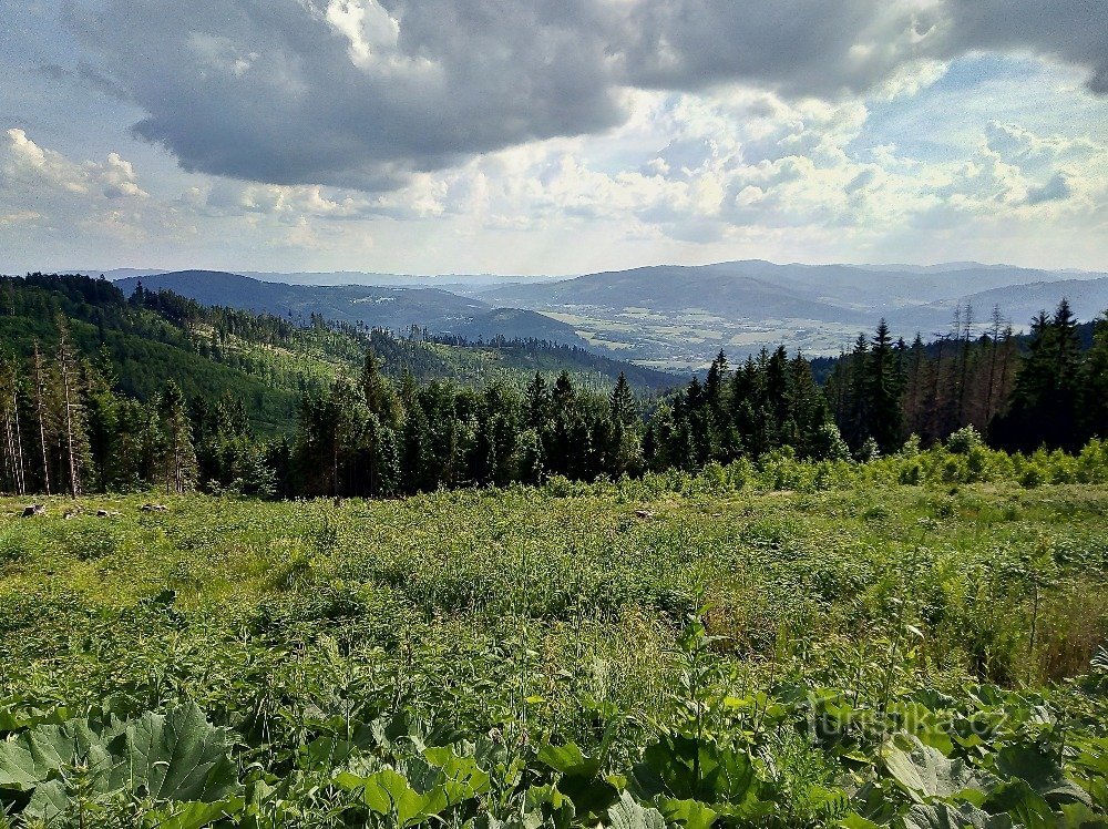uitzicht op weg naar Velký Stozek