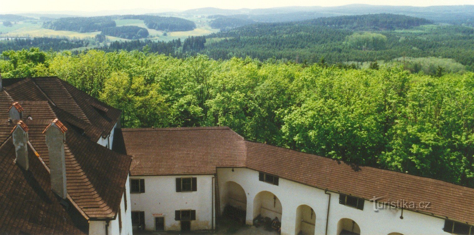 Pogled s tornja dvorca