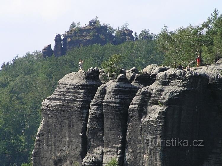 Blick vom Mariafelsen: Blick über Vileminas Mauer nach Ostroh