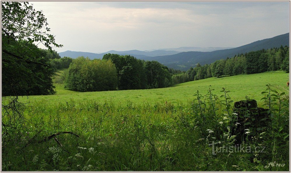 Vista dal bordo di Hojsova Stráža (dal castello) verso Nýrsko