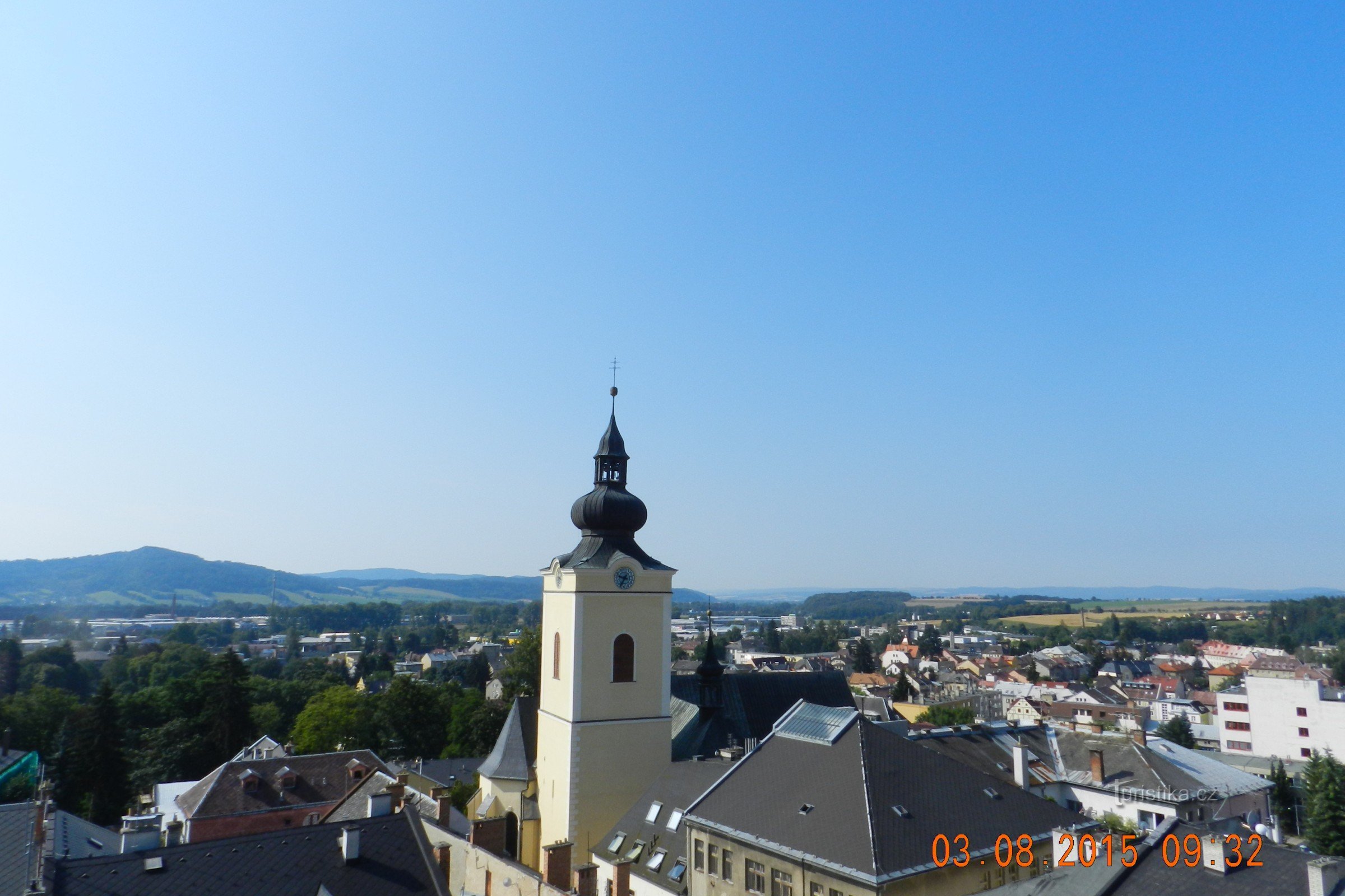 quang cảnh từ tháp tòa thị chính ở Šumperk và điểm dừng ở Bludovečka (8/2015)