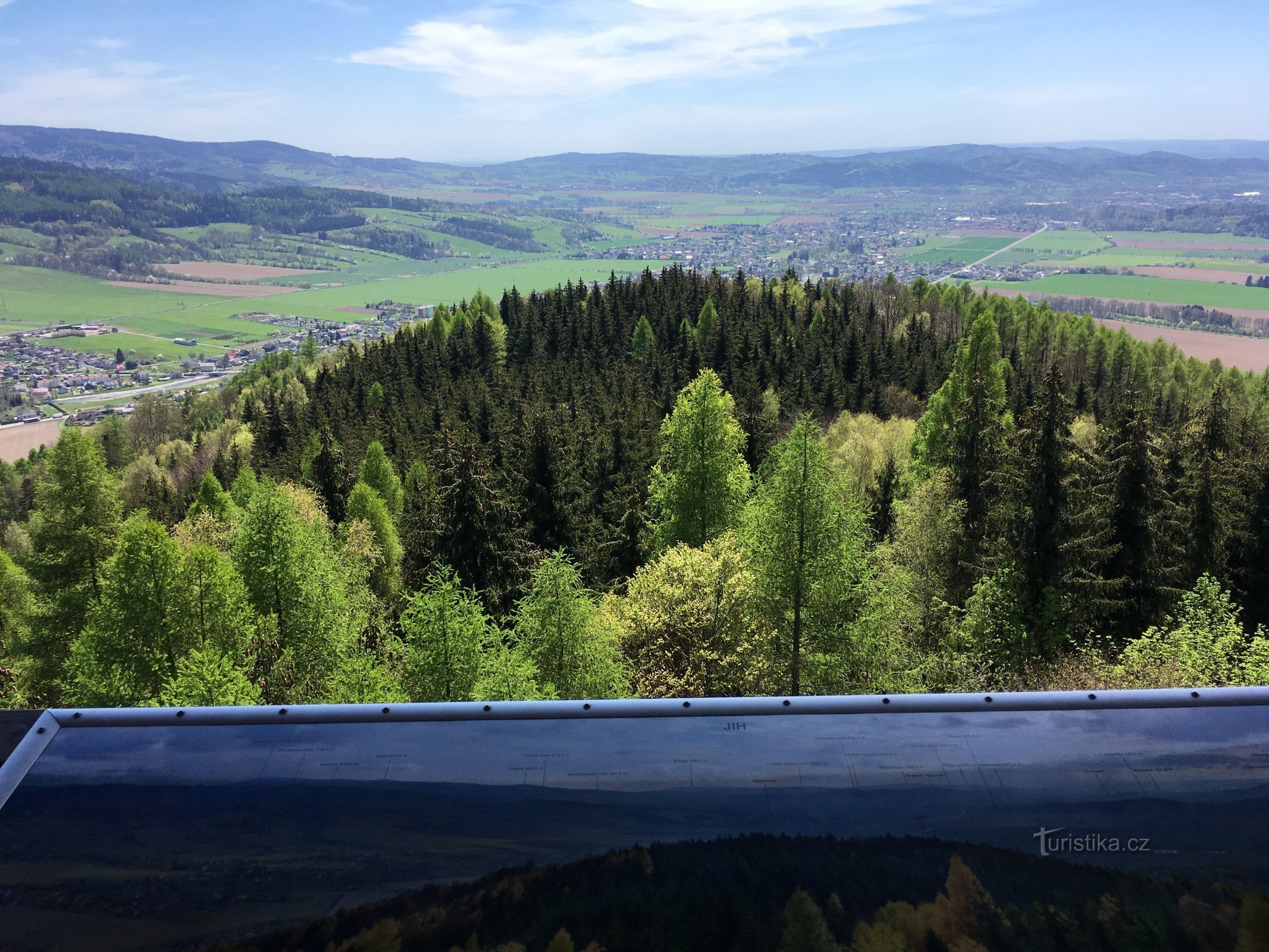 Die Aussicht vom Aussichtsturm Bukovka