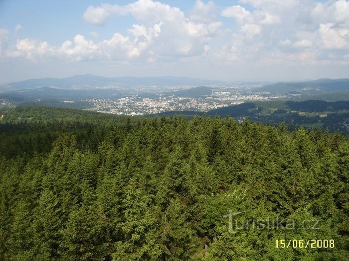 pogled z razglednega stolpa Černá Studnice