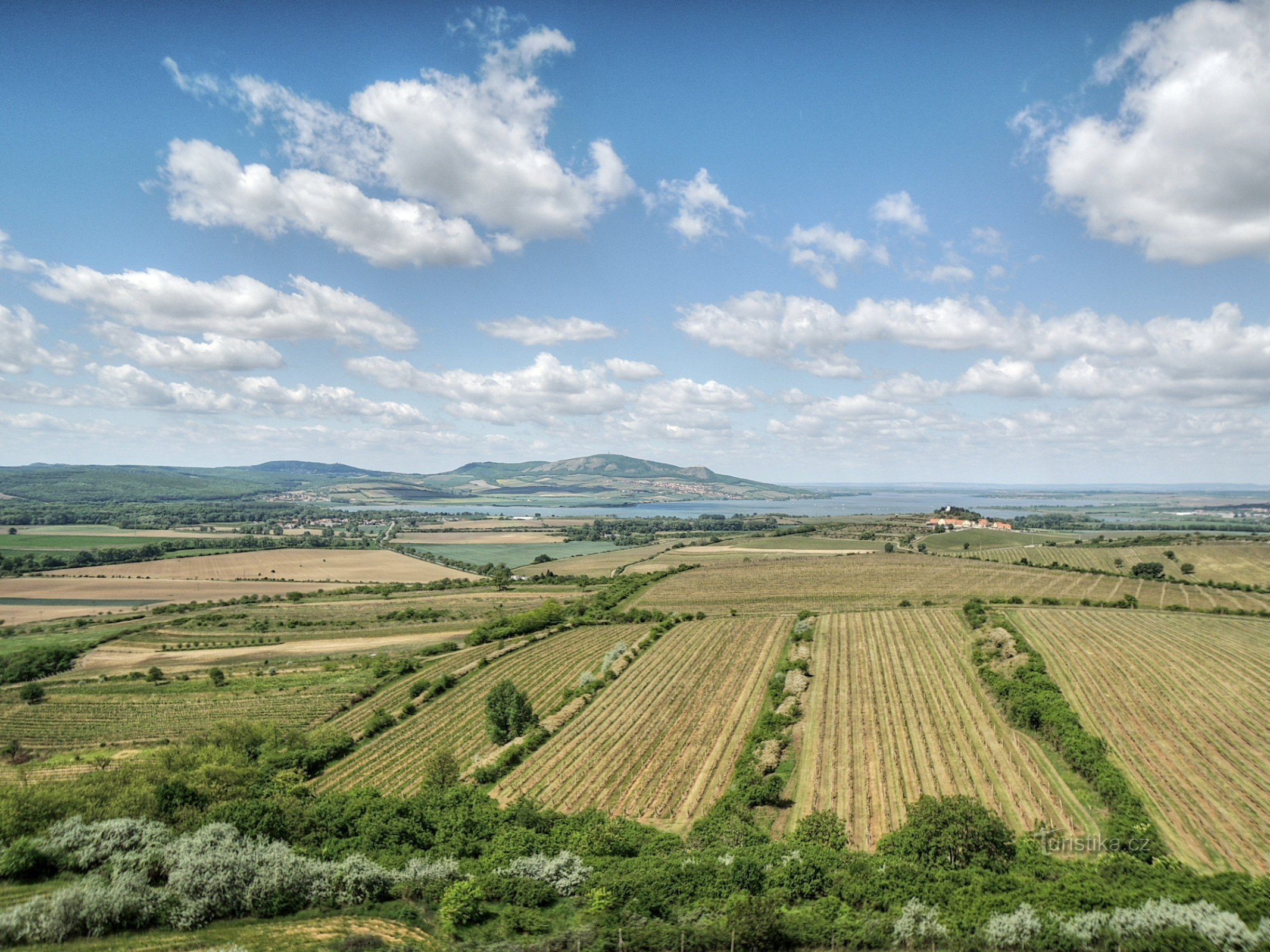 Aussicht vom Aussichtsturm Maják bei Zaječí