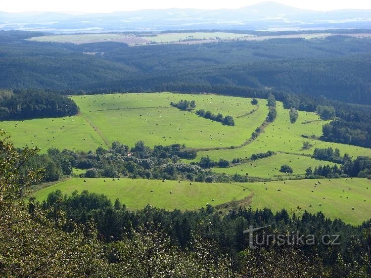 view from Vlčí hora to Záhoří