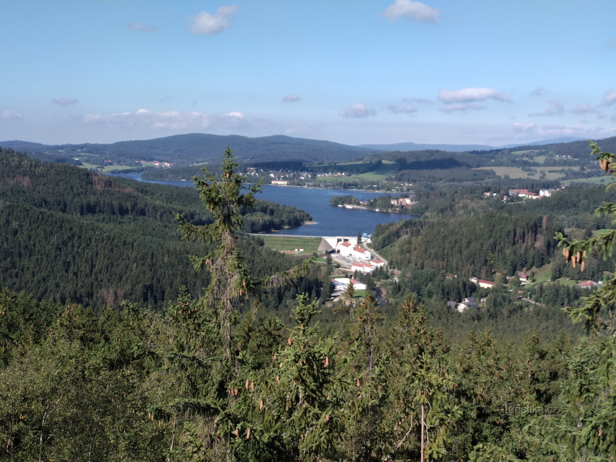 vista dalla roccia con una scala