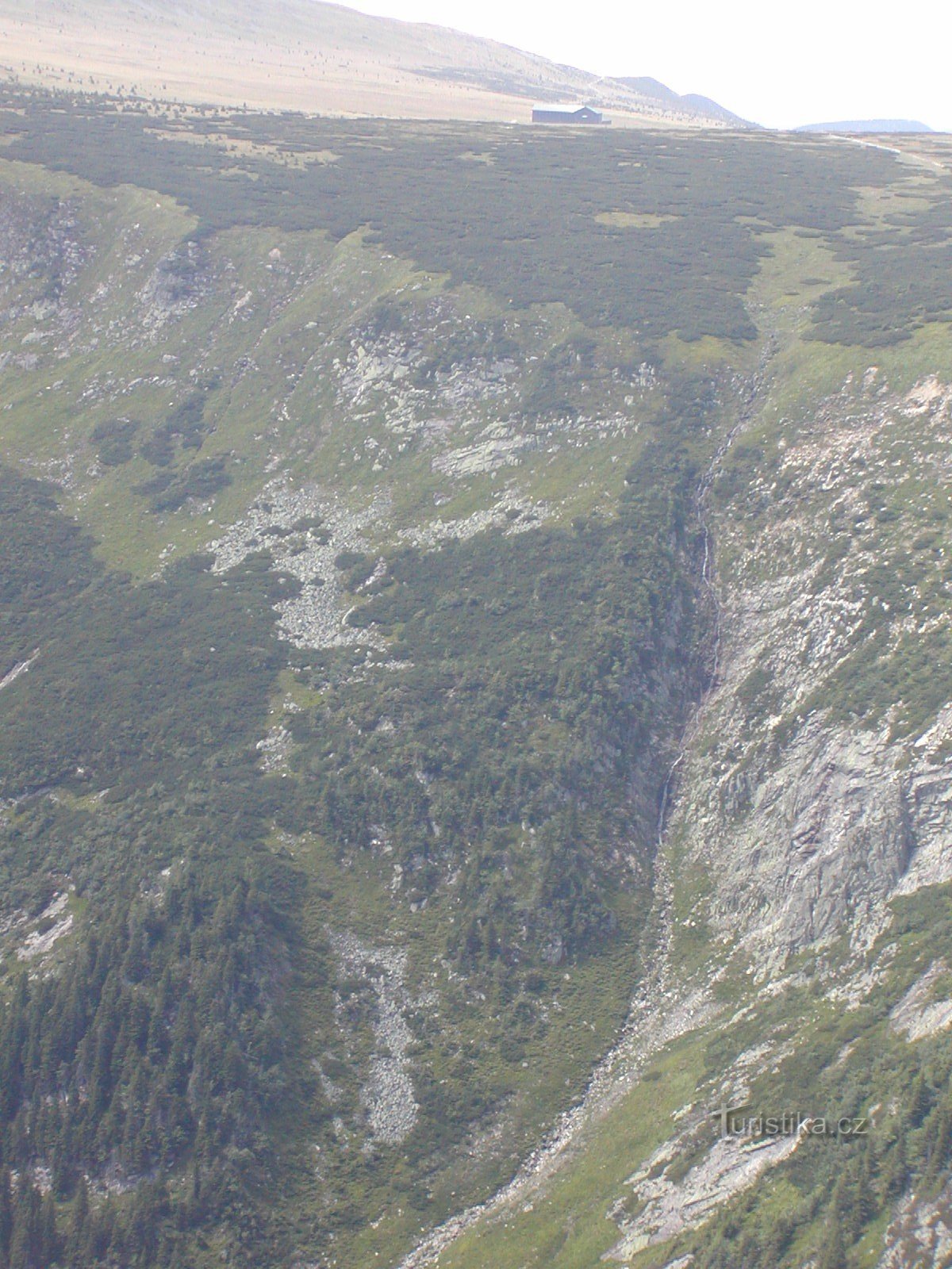 kilátás Sněžkáról az Óriásbányára