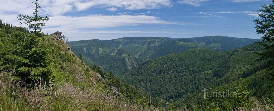 Vedere panoramică spre Jezeníky și Praděd