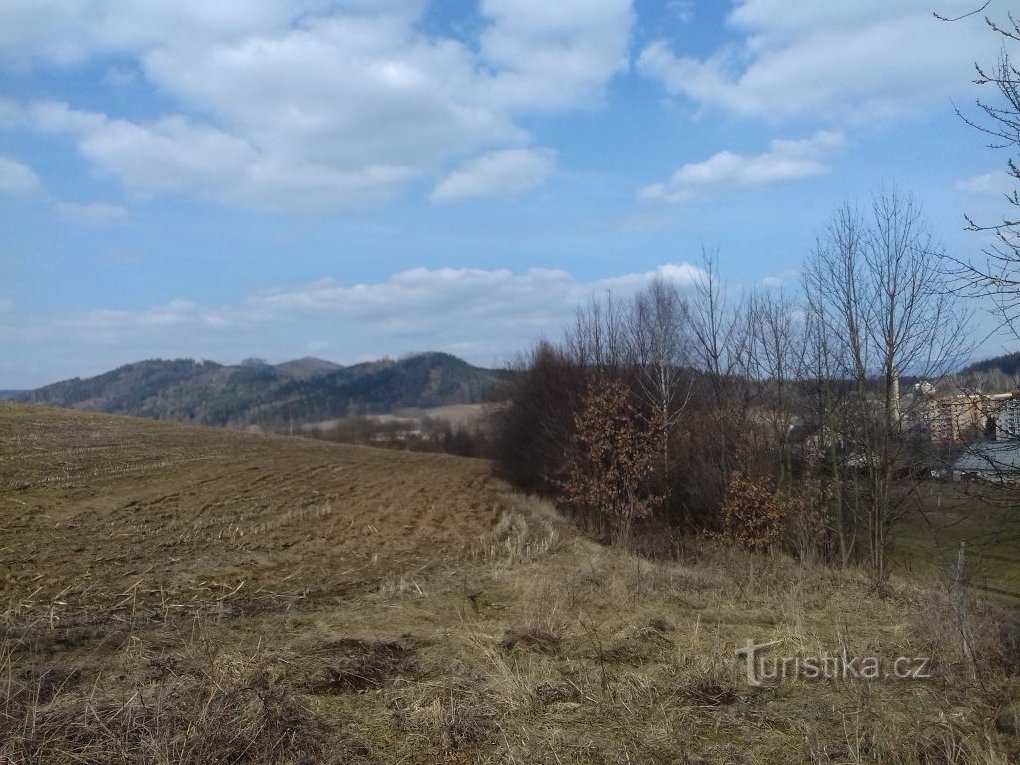 kilátás nyílik a Temenický temetőre