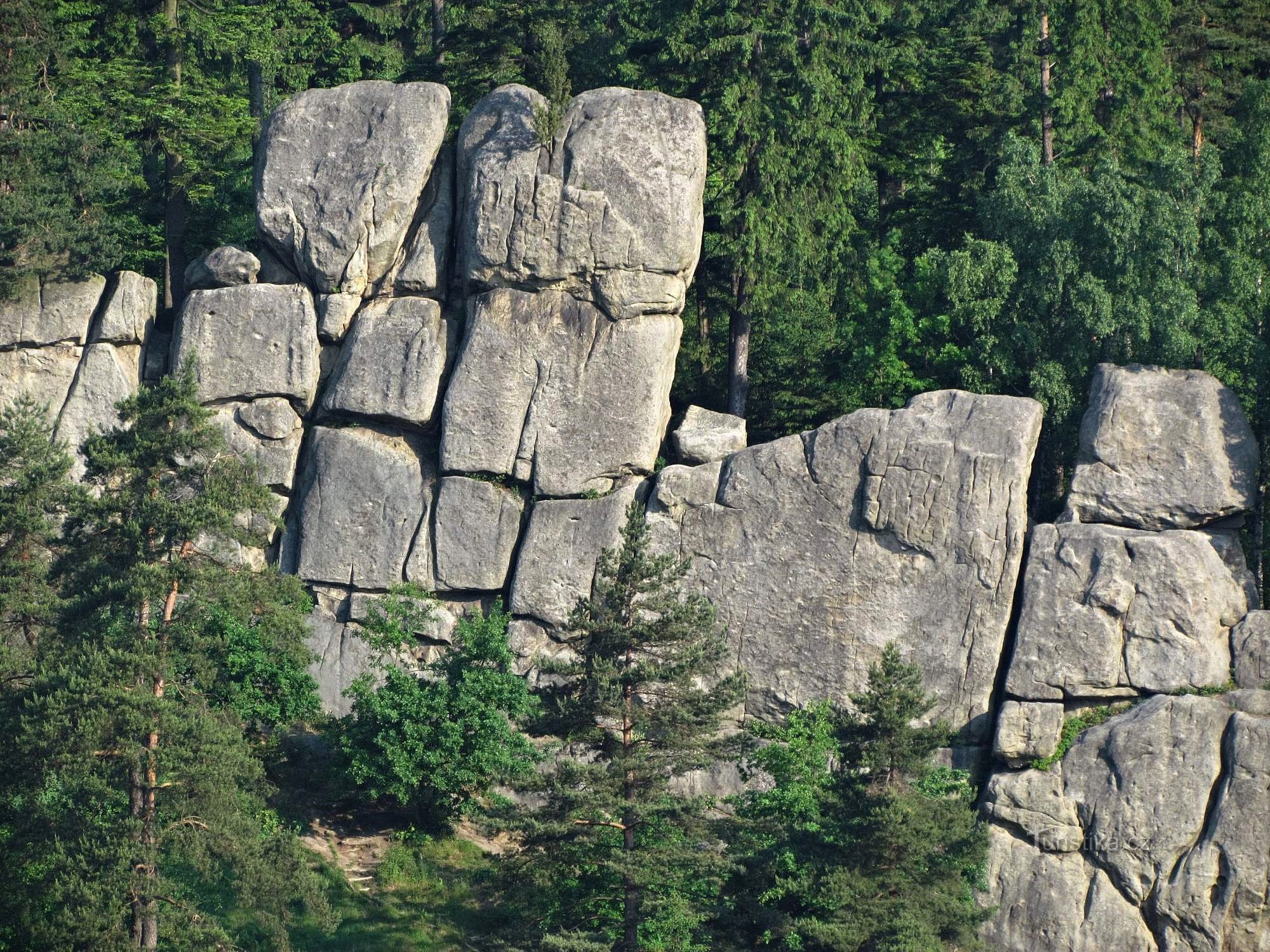 Uitzicht vanaf de Devil's Rocks in de buurt van Lidečko