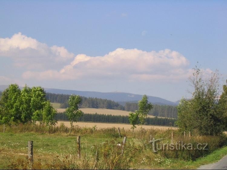 Blick über das Dorf hinaus