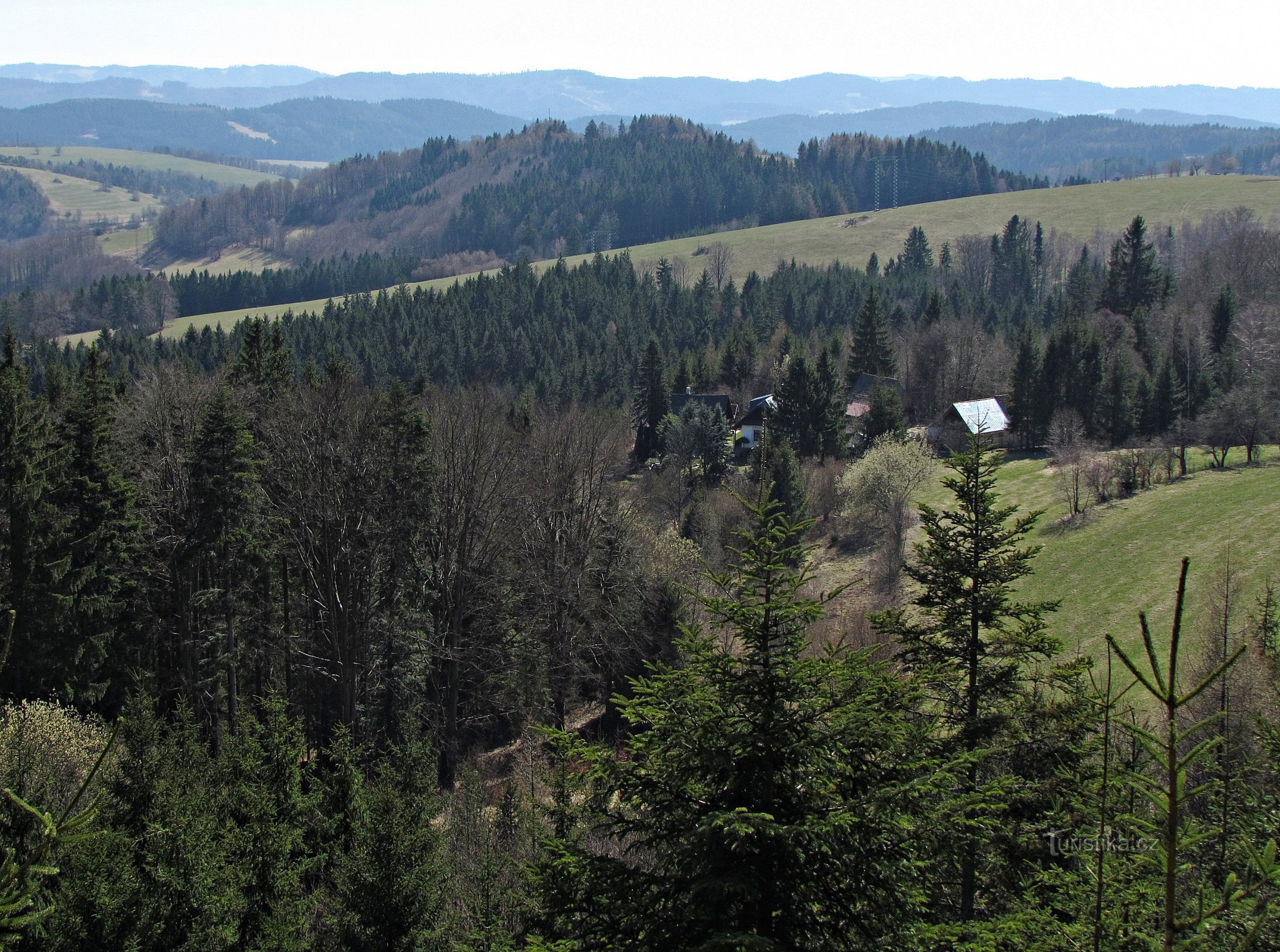 Uitzicht vanaf Skaličí boven de eenzaamheid van Ezechýle