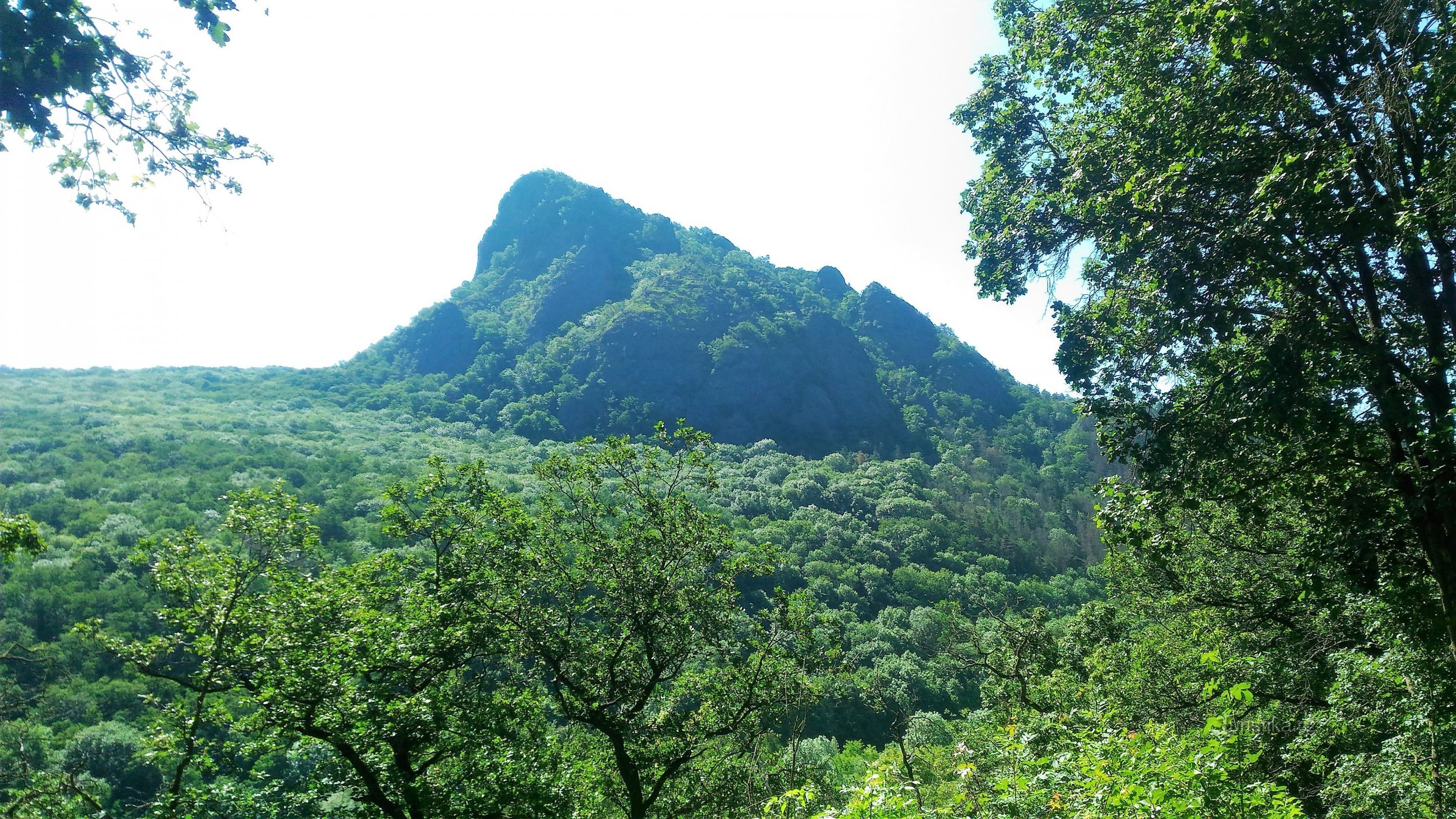 Veduta di Bořeň.