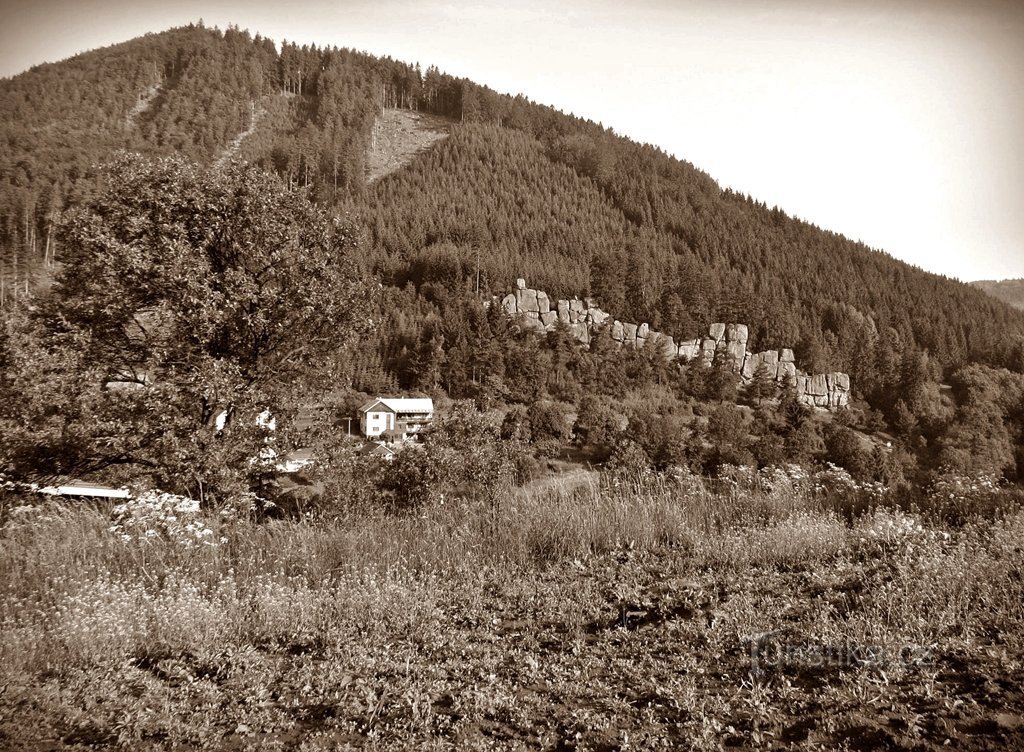 View of the Devil's Rocks