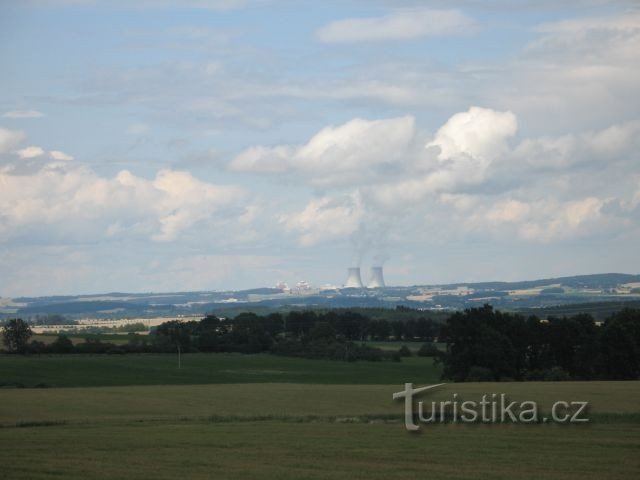 Blick auf das Kernkraftwerk Temelín