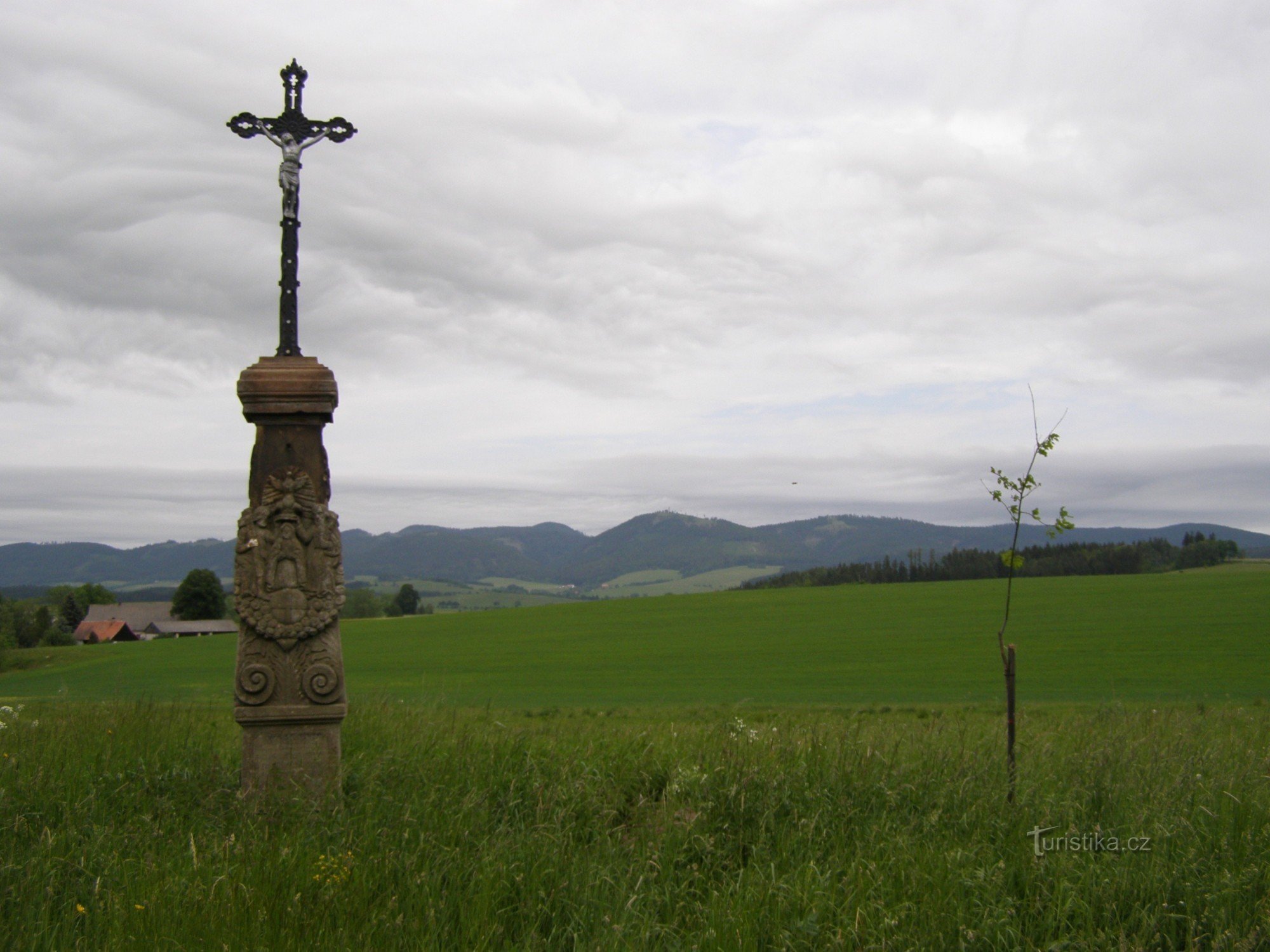 Vista das montanhas Javoří - perto da cruz