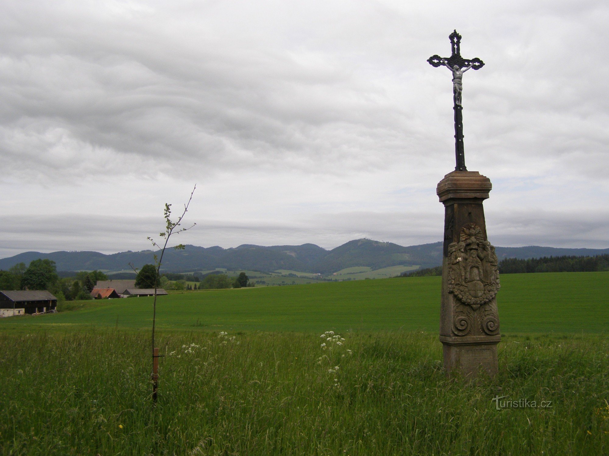 Uitzicht op het Javoří-gebergte - vlakbij het kruis