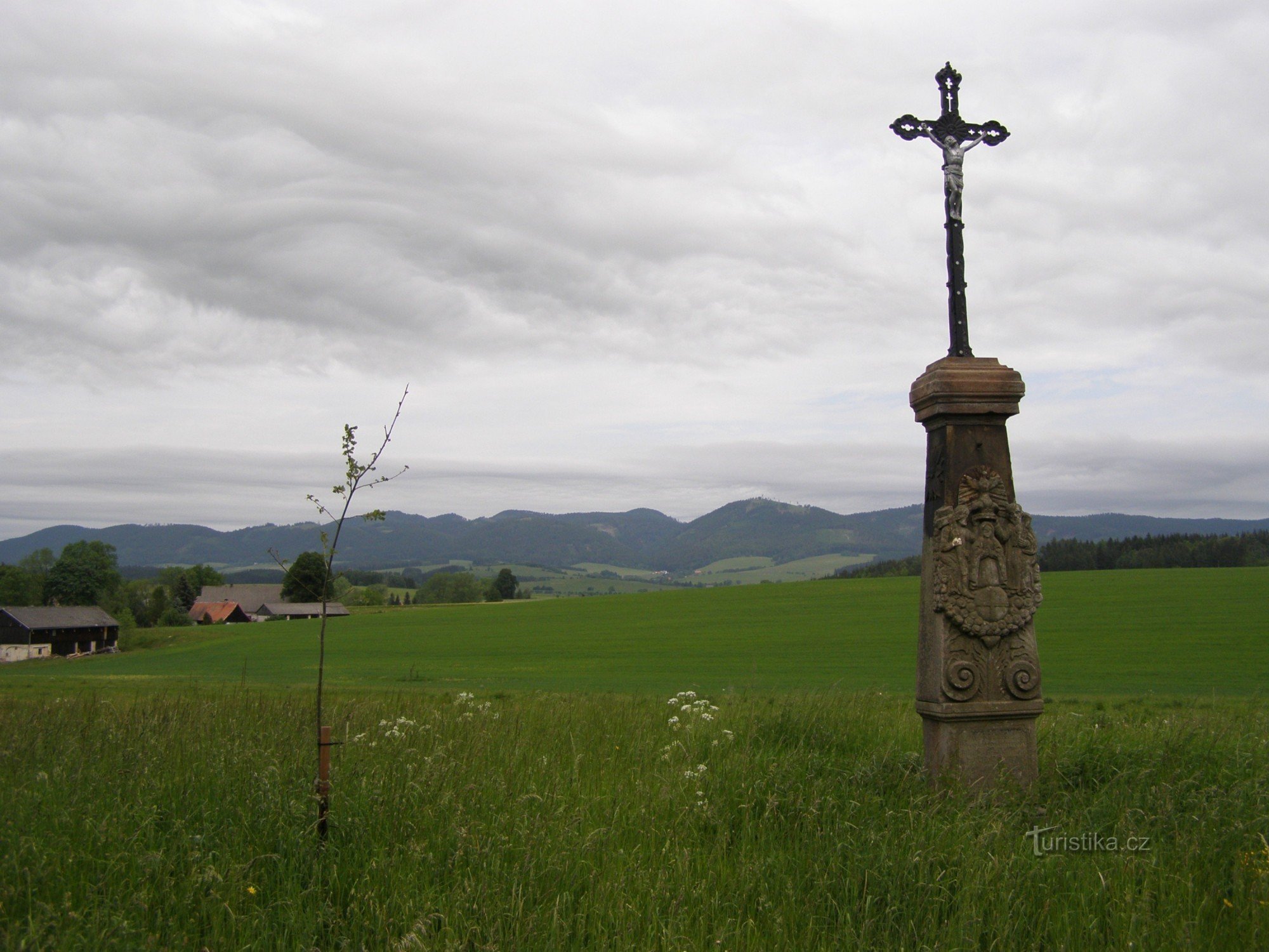 Vista das montanhas Javoří - perto da cruz