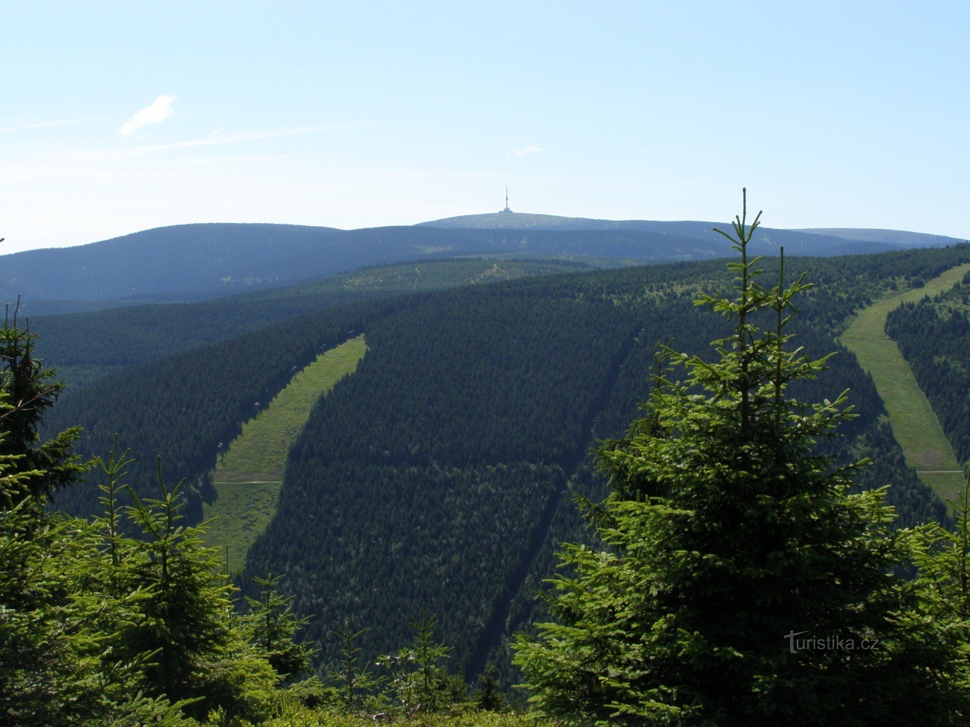 vue sur Praděd, Červenohorské sedlo et Dlouhá Stráná